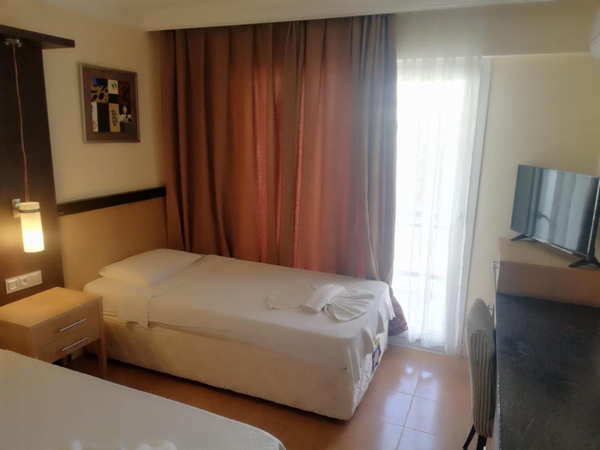 Hotel Santur Kusadası Extérieur photo